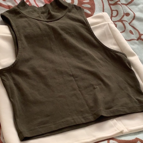 CUTE MINI SKIRT & CROP TOP SET - Picture 6 of 7